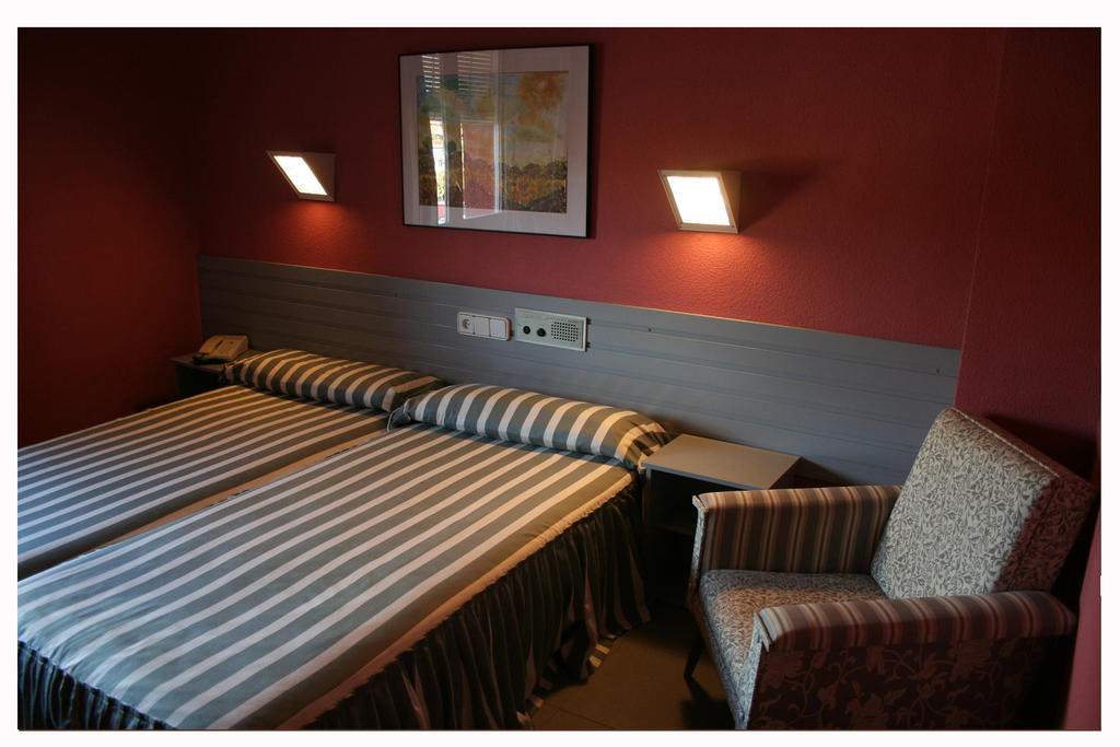 Hotel Fidalgo Calamocha Quarto foto